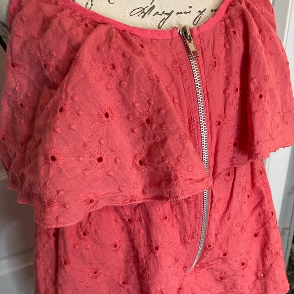 Lsenboye Eyelet Zipper Front Flowy Tank Top - Picture 2 of 13